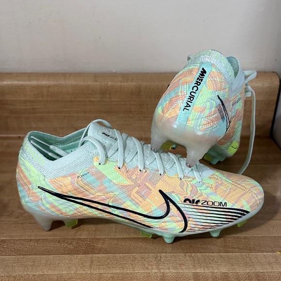 Nike soft ground Soccer Cleats